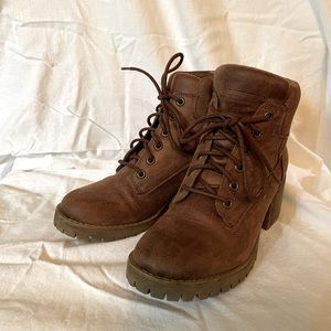 Crown Vintage Boots //  7.5 // Brown // Lightly Worn